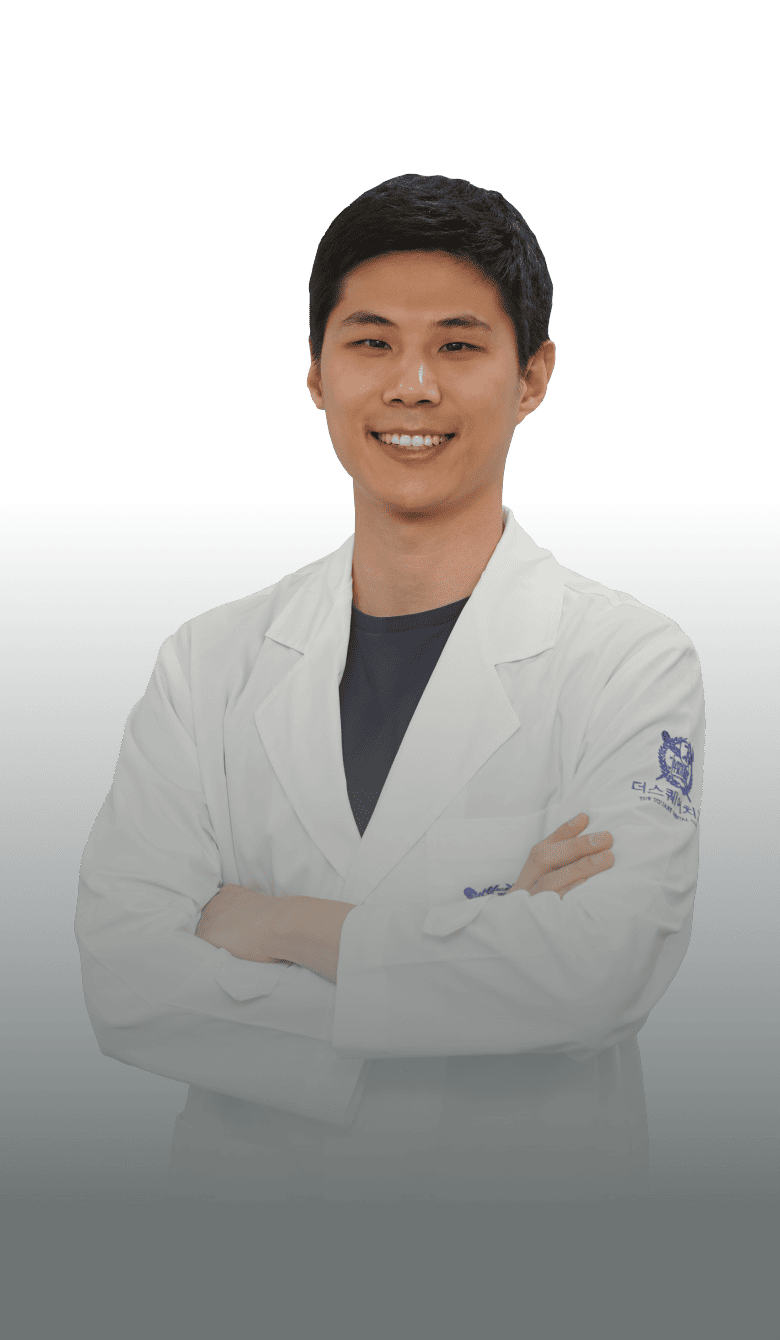 더스퀘어치과 | 대표원장 홍준기 Joonkee Hong, D.D.S., Specialist, PhD