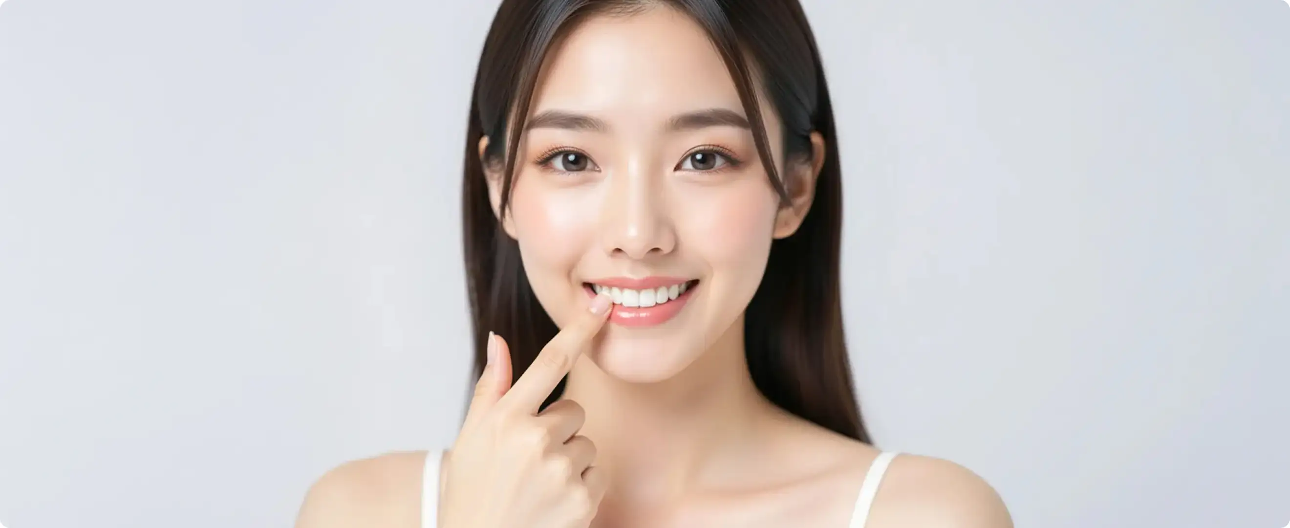 앞니치료 비니어큐브 더스퀘어치과 | 모델 이미지